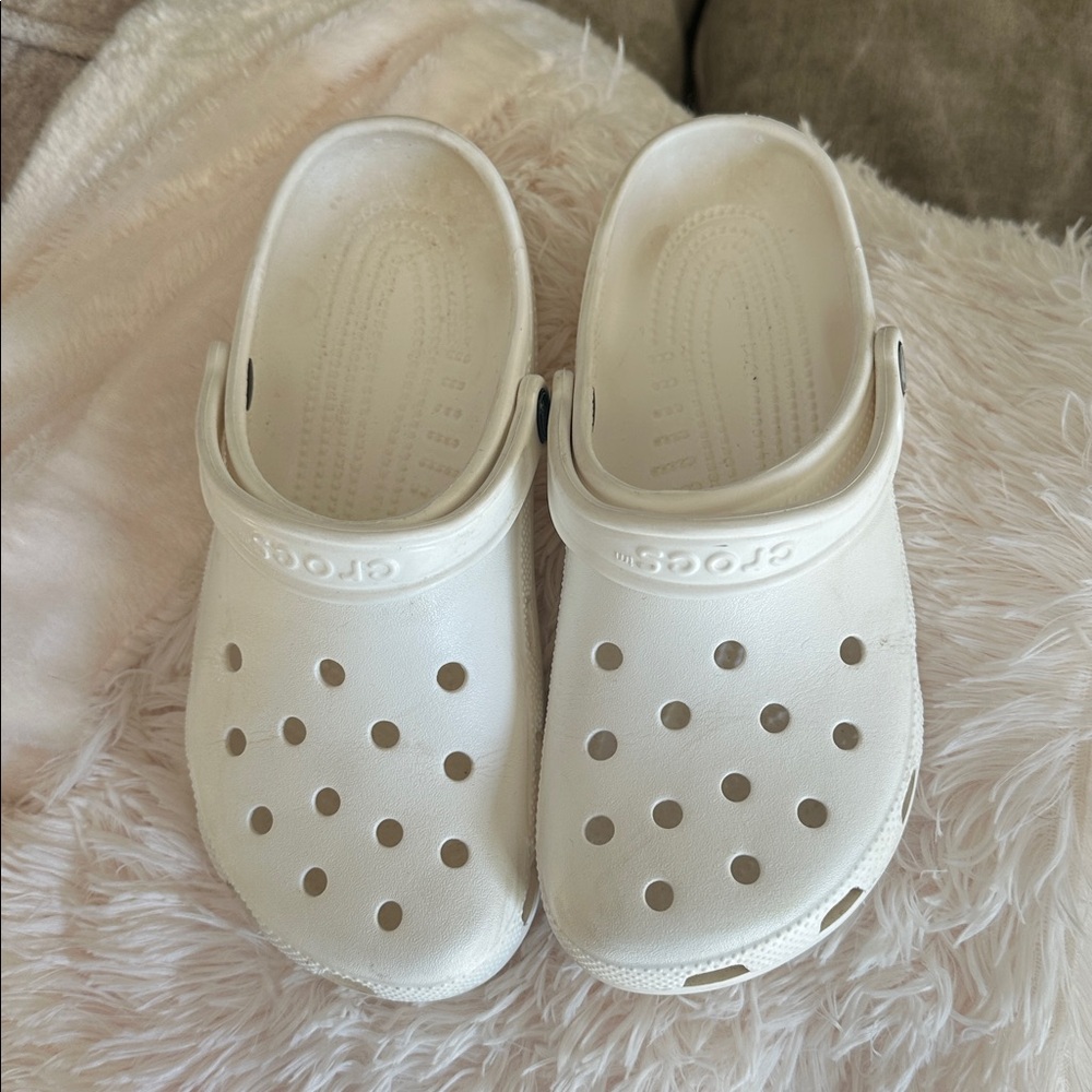 CROCS Classic White Clogs